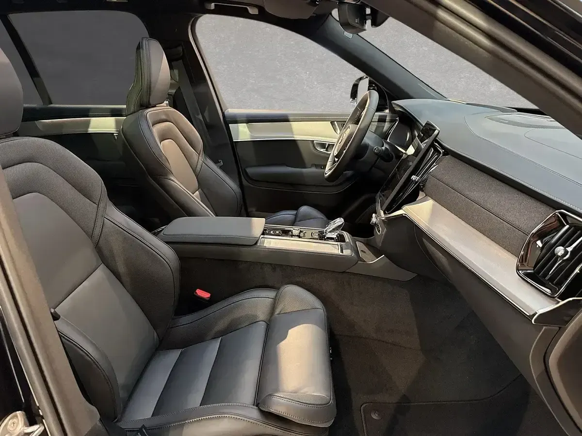 Neu Volvo XC90 Plus 455 PS (334 kW) 2026 Andere SUV