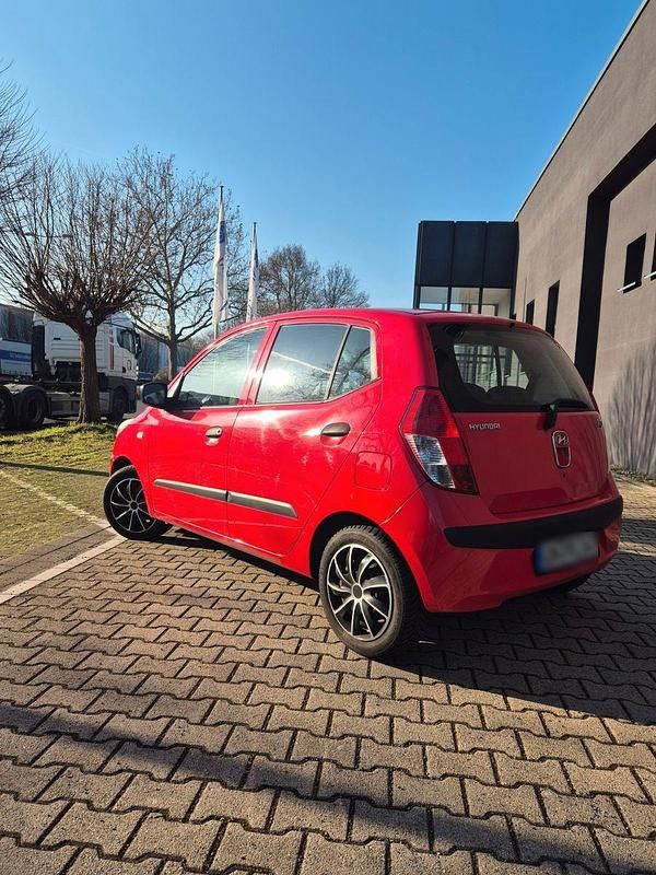 Gebraucht Hyundai i10 67 PS (49 kW) 2009 Rot Kleinwagen
