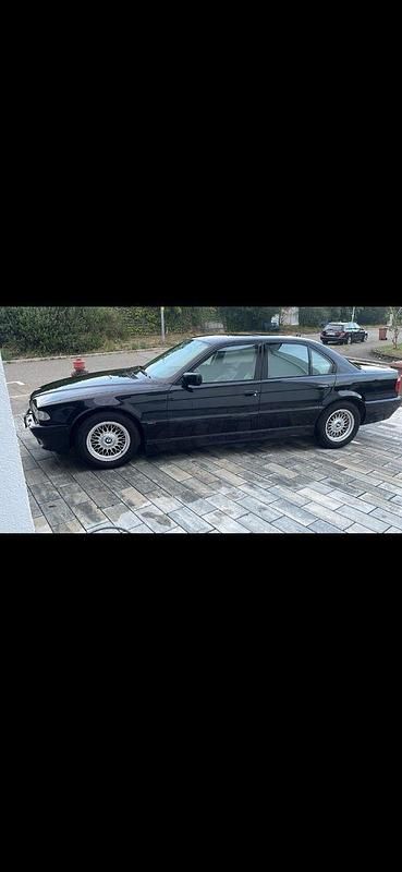 Gebraucht BMW 740 245 PS (180 kW) 2001 Schwarz Limousine