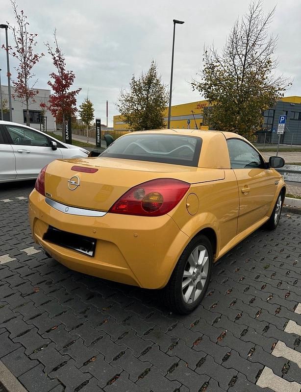 Gebraucht Opel Tigra 90 PS (66 kW) 2006 Gelb Cabrio