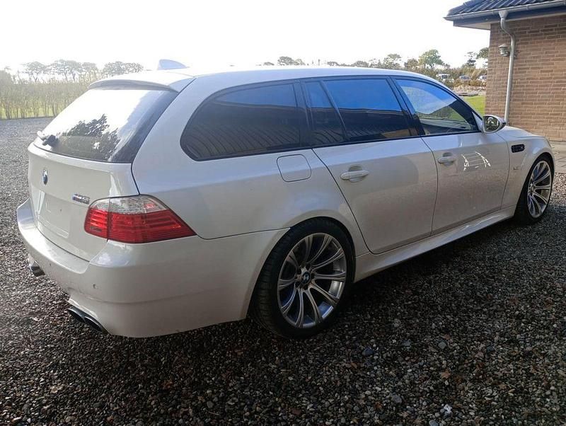 Gebraucht BMW M5 Basis 507 PS (372 kW) 2007 Weiß Kombi