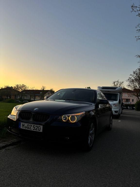 Gebraucht BMW 520 170 PS (125 kW) 2005 Blau Limousine