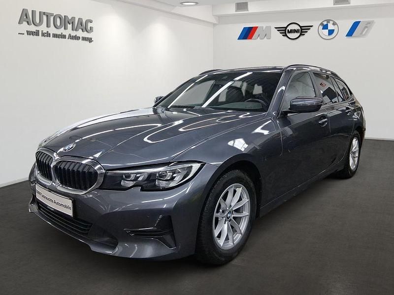 Mineralgrau Gebraucht 2022 BMW 320 Sport Line Kombi | 27.990 € (Guter Preis) - Bild 1/4