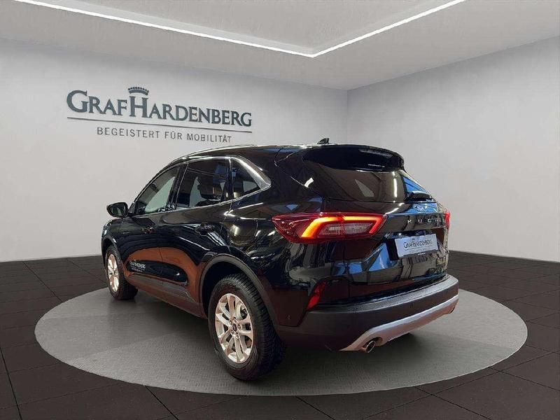 Używany Ford Kuga Titanium 151 KM (111 kW) 2024 Czarny SUV
