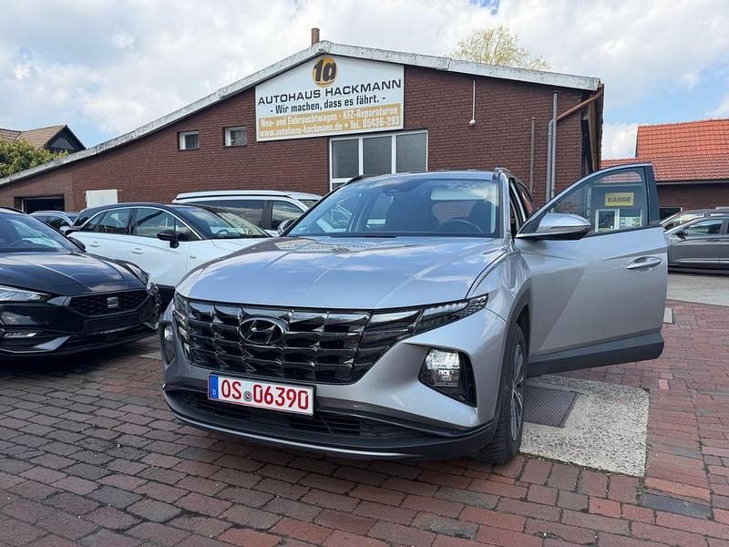 Gebraucht Hyundai Tucson Select 179 PS (131 kW) 2021 Shimmering silver (metallic) SUV