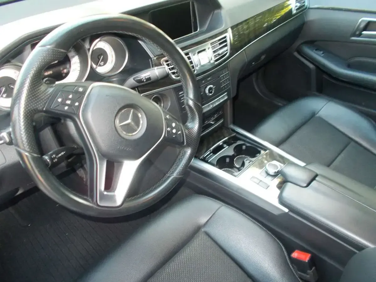 Gebraucht Mercedes E250 204 PS (150 kW) 2015 Obsidianschwarz  metalliclack Limousine