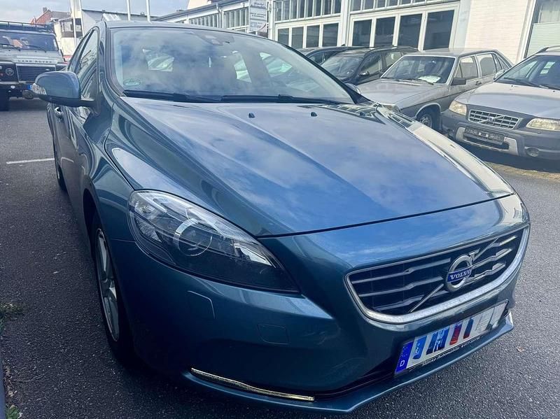Second-hand Volvo V40 150 CP (110 kW) 2012 Other Hatchback