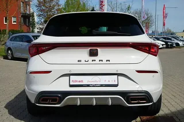Second-hand Cupra Leon VZ 245 CP (180 kW) 2021 Alb Berlinǎ