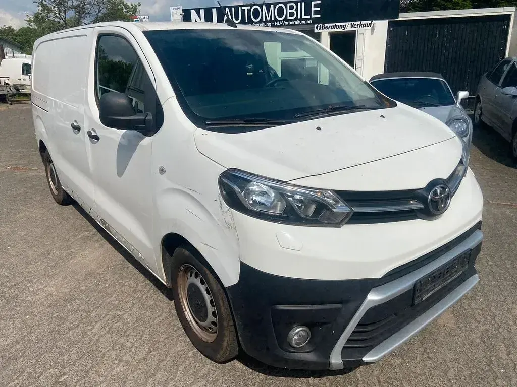 Gebraucht Toyota Proace 120 PS (88 kW) 2019 Weiß Van / Kleinbus