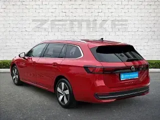 Gebraucht VW Passat Business 150 PS (110 kW) 2025 Chilirot metallic Kombi
