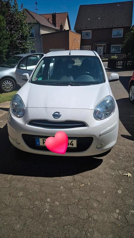Weiß Gebraucht 2011 Nissan Micra Kleinwagen | 4.000 € (Fairer Preis) - Bild 1/4