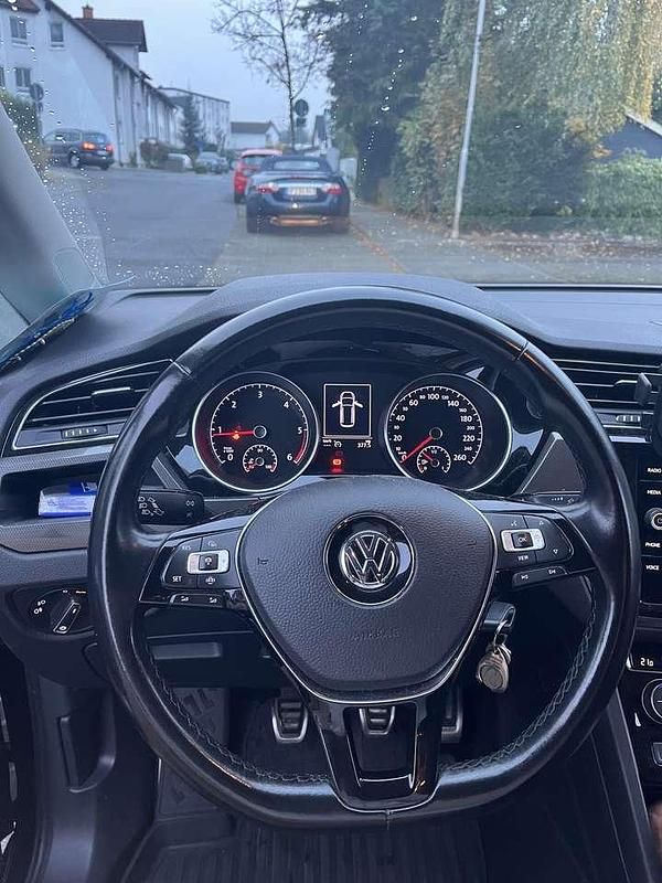 Gebraucht VW Touran Join 116 PS (85 kW) 2018 Schwarz Van / Kleinbus