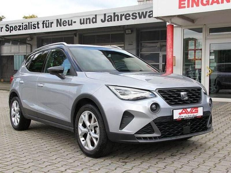 Silber Gebraucht 2024 Seat Arona FR SUV | 16.950 € (Guter Preis) - Bild 1/4