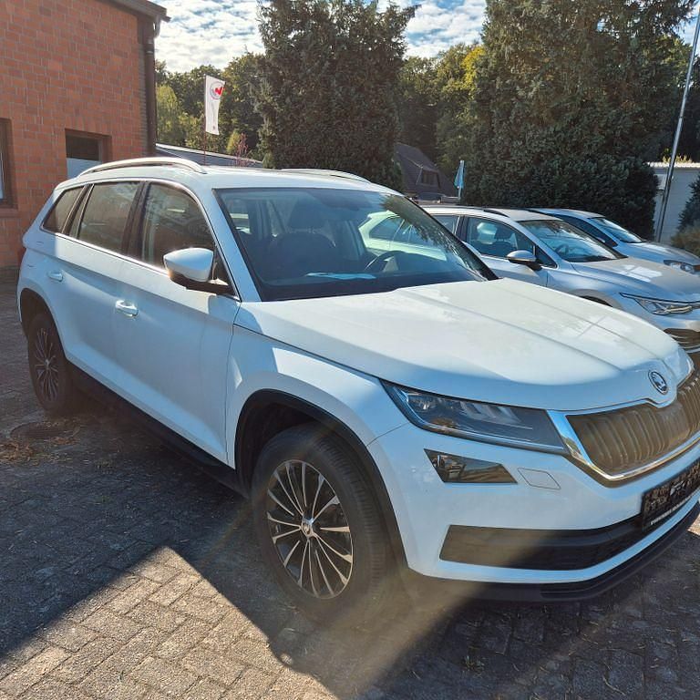 Weiß Gebraucht 2018 Skoda Kodiaq Style SUV | 21.900 € (Superpreis) - Bild 1/4