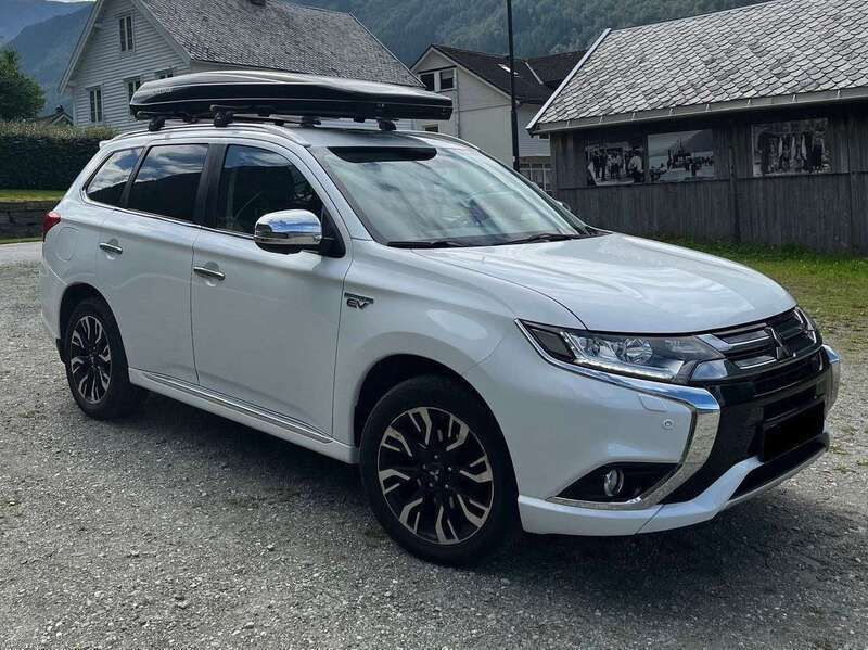 Weiß Gebraucht 2016 Mitsubishi Outlander P-HEV SUV | 15.590 € (Fairer Preis) - Bild 1/4