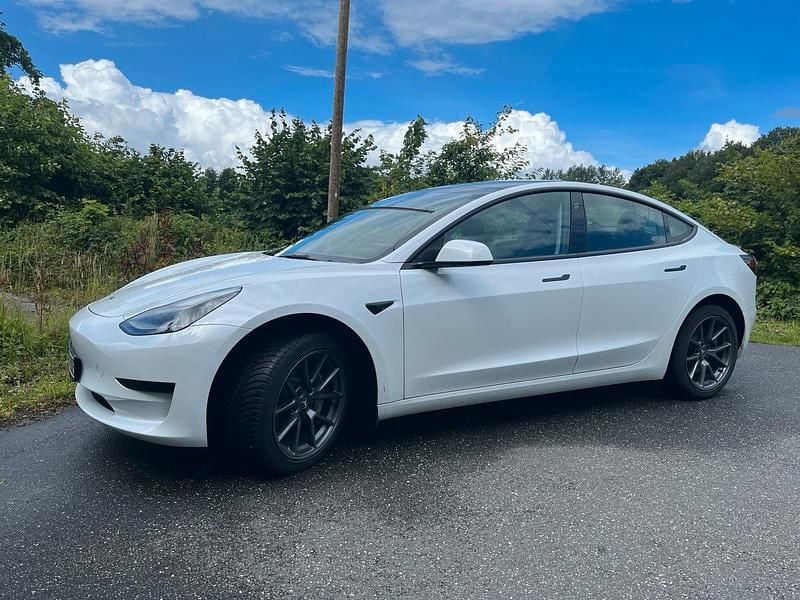 Gebraucht Tesla Model 3 239 kW (325 PS) 2022 Weiß Limousine