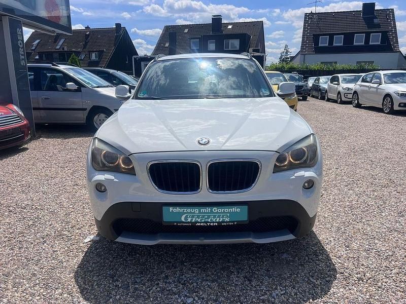 Alpinweiss iii Gebraucht 2012 BMW X1 Sport Line SUV | 8.200 € (Guter Preis) - Bild 1/4