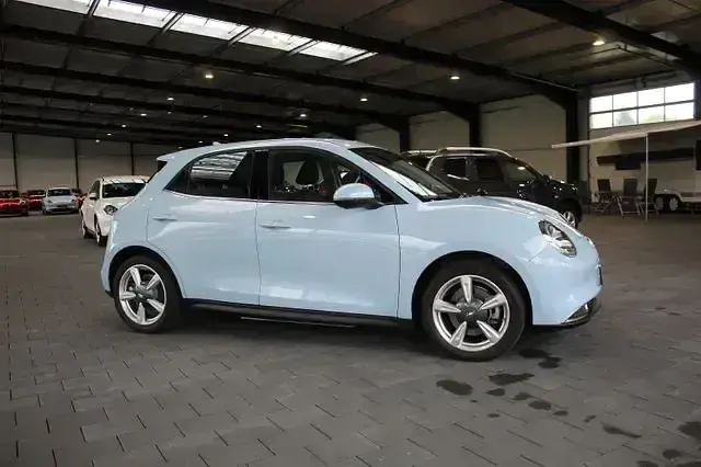 Usata Ora 03 125 kW (171 CV) 2023 Blu Utilitaria