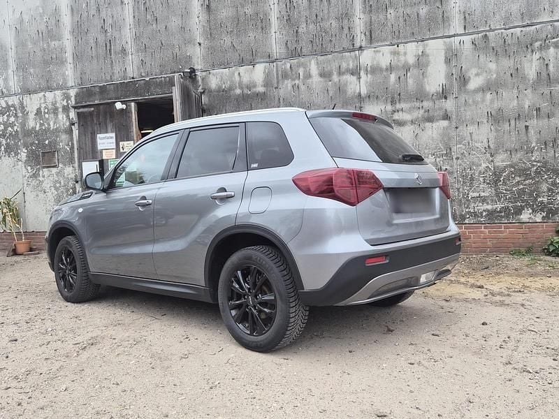 Gebraucht Suzuki Vitara 140 PS (102 kW) 2018 Silber SUV