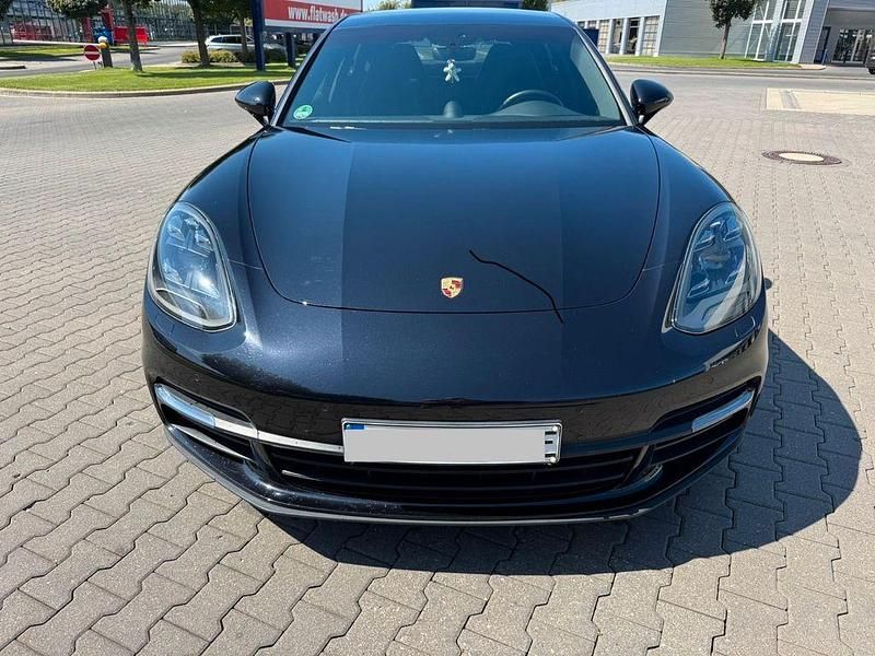 Schwarz Gebraucht 2019 Porsche Panamera 4 Limousine | 63.000 € - Bild 1/4