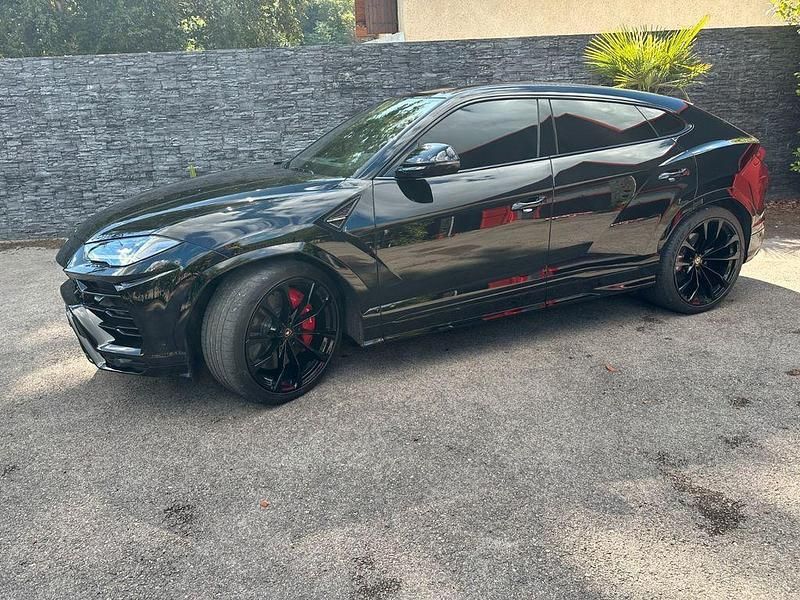 Schwarz Gebraucht 2022 Lamborghini Urus SUV | 258.900 € (Superpreis) - Bild 1/4