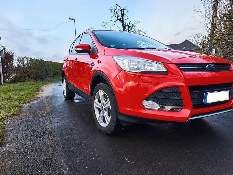 Gebraucht Ford Kuga Titanium 150 PS (110 kW) 2015 Rot SUV