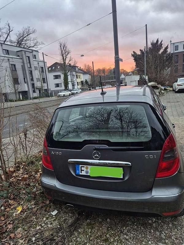 Gebraucht Mercedes A180 Avantgarde 109 PS (80 kW) 2008 Kleinwagen