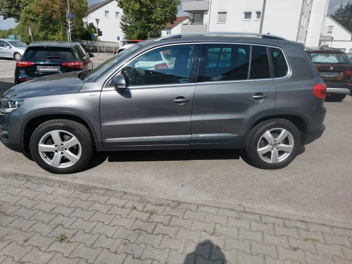 Gebraucht VW Tiguan Sportline 150 PS (110 kW) 2015 Grau SUV