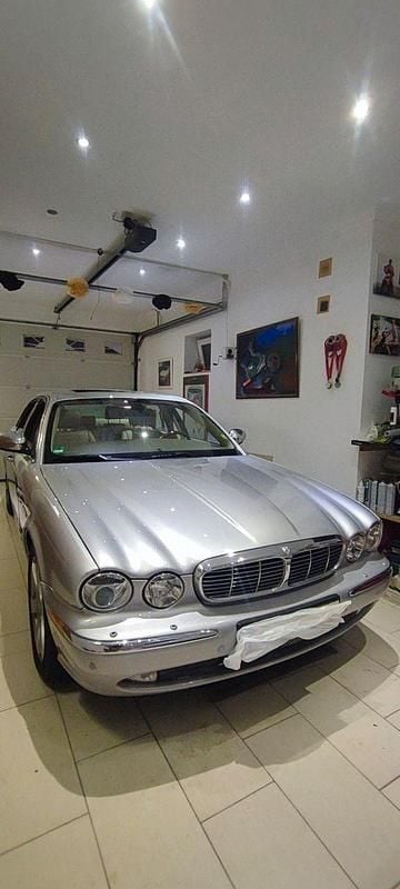 Grau Gebraucht 2006 Jaguar XJL Limousine | 17.980 € - Bild 1/4