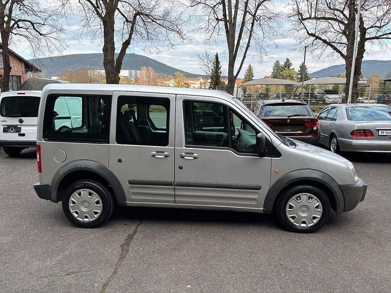 Gebraucht Ford Tourneo Connect 90 PS (66 kW) 2003 Silber Van / Kleinbus