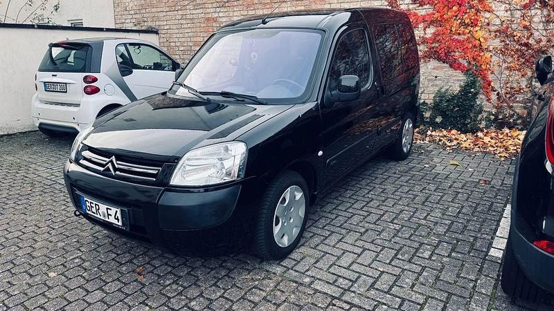 Schwarz Gebraucht 2004 Citroën Berlingo Van / Kleinbus | 2.300 € (Fairer Preis) - Bild 1/4