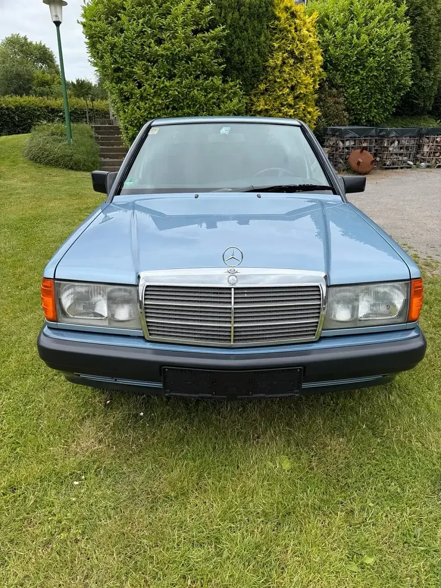 Gebraucht Mercedes 190 109 PS (80 kW) 1991 Blau Limousine