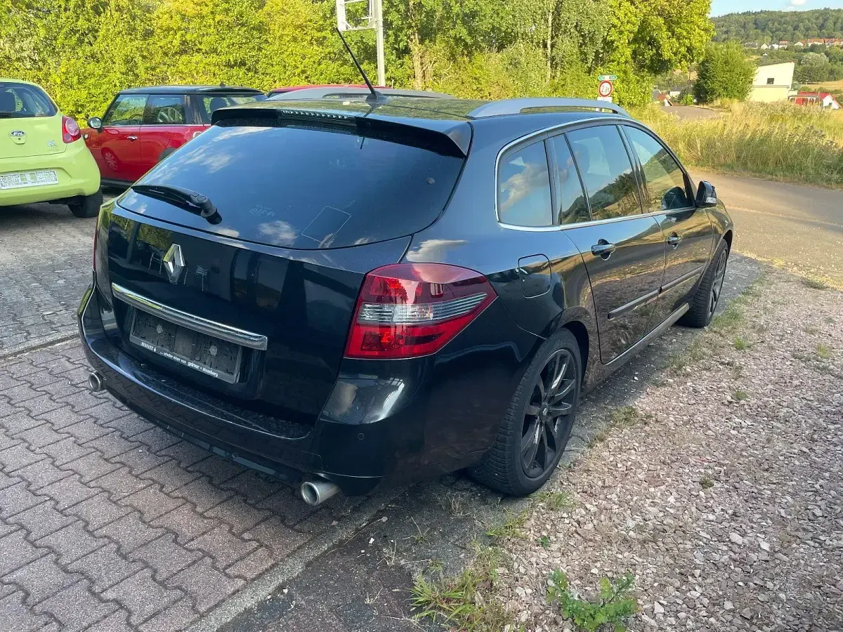 Gebraucht Renault Laguna GrandTour GT 173 PS (127 kW) 2012 Schwarz Kombi