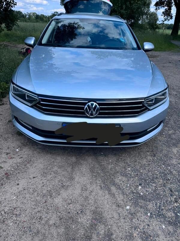 Silber Gebraucht 2017 VW Passat Kombi | 12.000 € (Guter Preis) - Bild 1/4