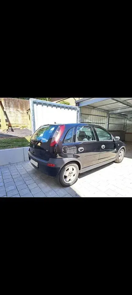Używany Opel Corsa 75 KM (55 kW) 2003 Hatchback