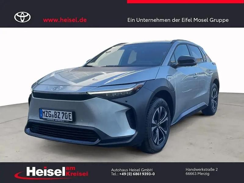Silber Gebraucht 2025 Toyota bZ4X Team SUV | 36.740 € (Etwas zu teuer) - Bild 1/4