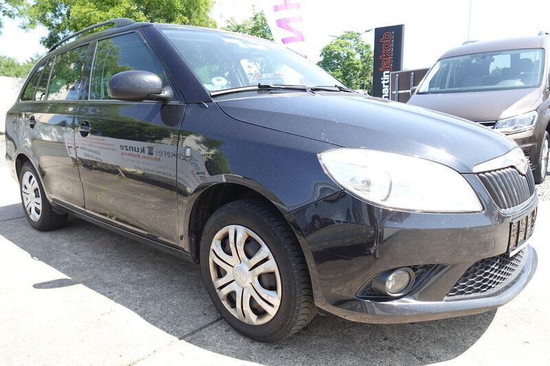 Schwarz Gebraucht 2014 Skoda Fabia Ambition Kombi | 1.660 € (Guter Preis) - Bild 1/4