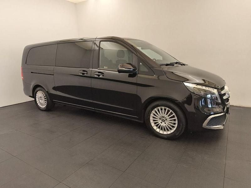 Gebraucht Mercedes V300 237 PS (174 kW) 2023 Obsidianschwarz metallic Van / Kleinbus