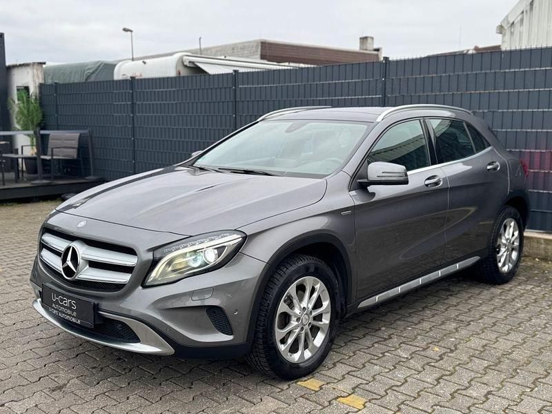 Gebraucht Mercedes GLA220 177 PS (130 kW) 2017 Grau SUV