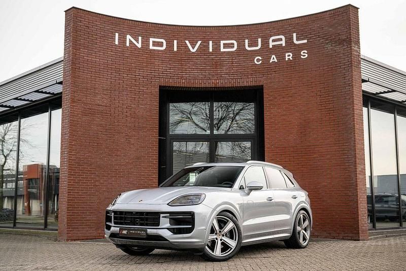Gebraucht Porsche Cayenne 470 PS (345 kW) 2025 Silber SUV