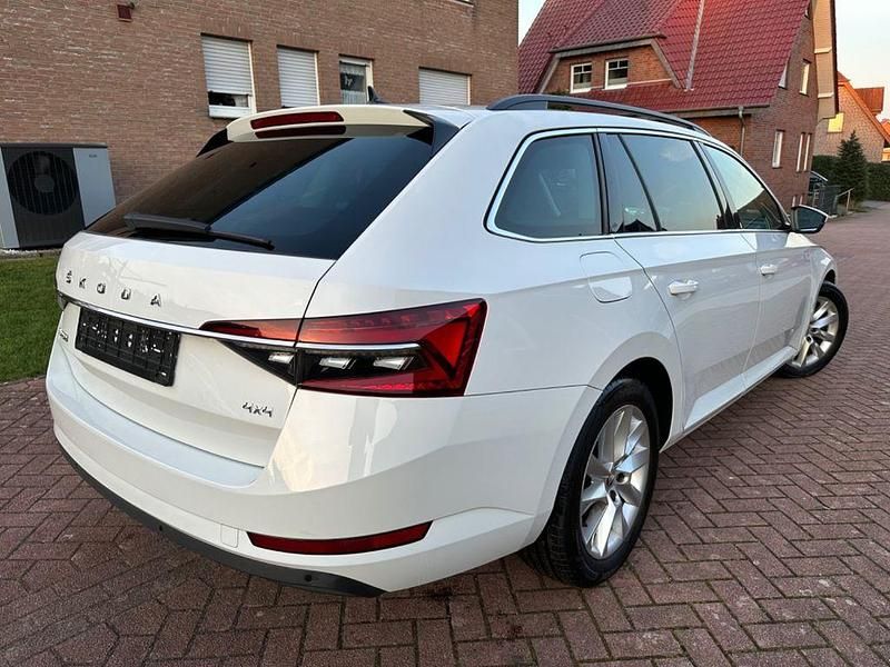 Gebraucht Skoda Superb 200 PS (147 kW) 2023 Weiß Limousine