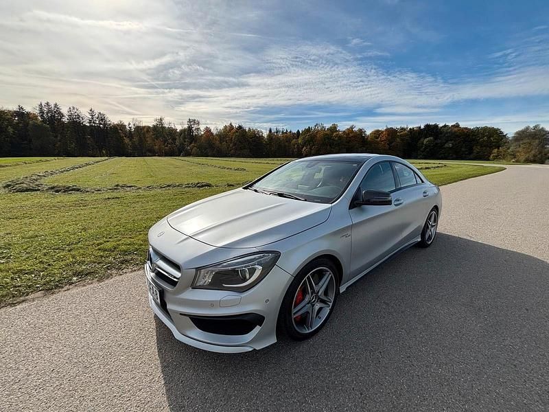 Grau Gebraucht 2014 Mercedes CLA45 AMG AMG Coupé | 23.500 € (Superpreis) - Bild 1/4