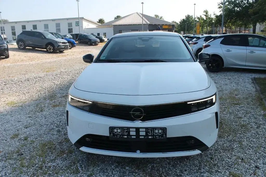 Gebraucht Opel Astra Elegance 131 PS (96 kW) 2023 Weiß Kleinwagen
