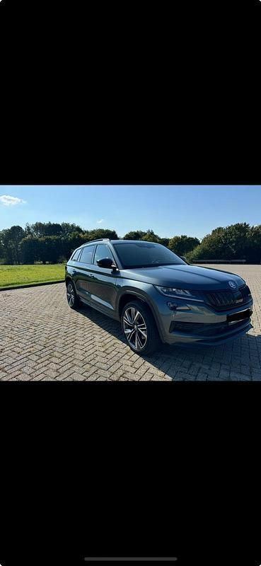 Grau Gebraucht 2020 Skoda Kodiaq RS SUV | 34.500 € (Fairer Preis) - Bild 1/4