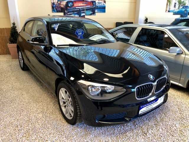 Schwarz metallic Gebraucht 2012 BMW 120 Kleinwagen | 10.999 € (Guter Preis) - Bild 1/4