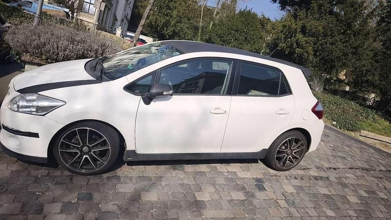 Gebraucht Toyota Auris Edition 132 PS (97 kW) 2012 Weiß Limousine