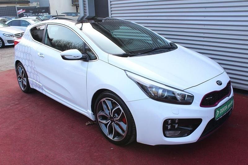 Weiß Gebraucht 2016 Kia Ceed GT Coupé | 14.982 € (Etwas zu teuer) - Bild 1/4