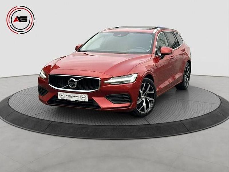 Gebraucht Volvo V60 Momentum 340 PS (250 kW) 2020 Rot Kombi