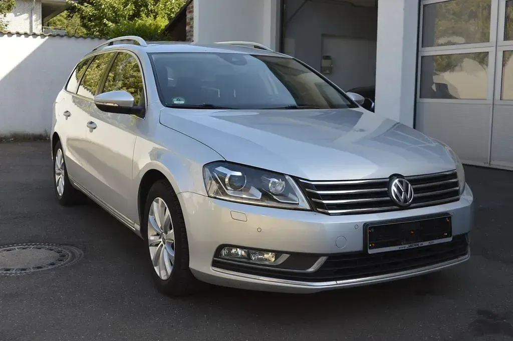 Gebraucht VW Passat 140 PS (102 kW) 2012 Silber Kombi