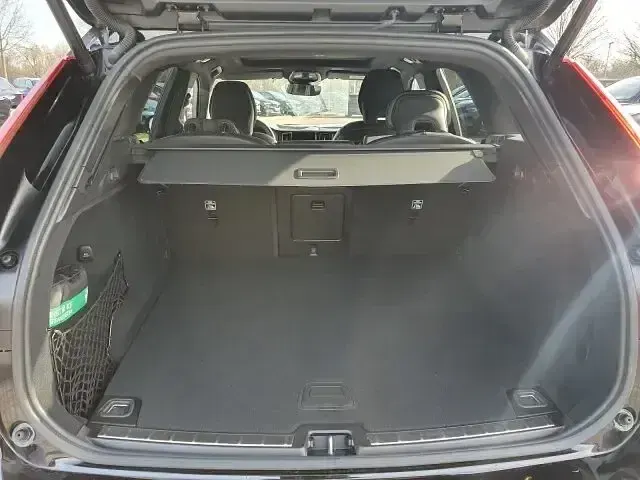 Second-hand Volvo XC60 Ultra 250 CP (183 kW) 2024 Negru SUV
